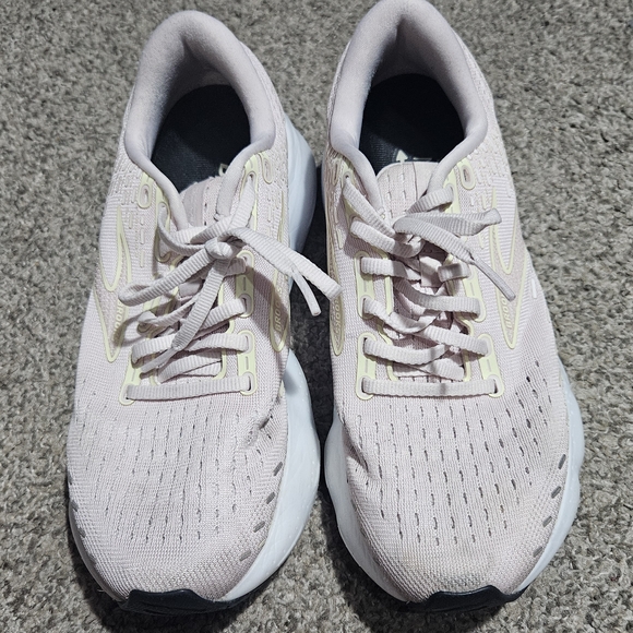 Brooks Women's Pink Running Shoes - Picture 2 of 8